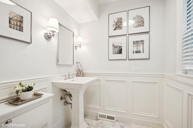 2546 Marcy Ave, Townhouse with 3 bedrooms, 2 bathrooms and 2 parking in Evanston IL | Image 14