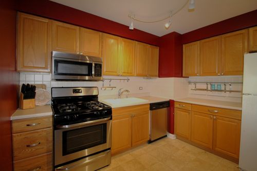1906 Green Bay Rd, Zion, IL, 60099-9558 | Card Image