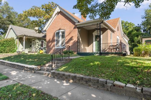 621 Spruce St, Boonville, MO, 65233-1622 | Card Image