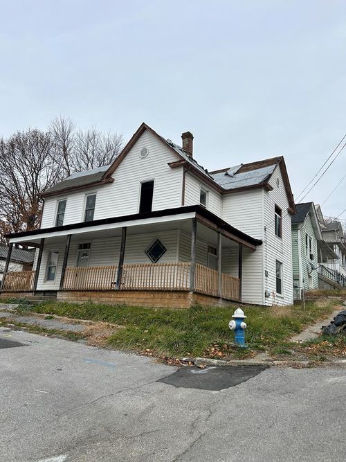 309 Pearis St, Bluefield, WV, 24701-2853 | Card Image