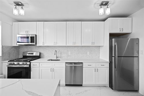 apt-6p-220 Pelham Rd, New Rochelle, NY, 10805-2544 | Card Image