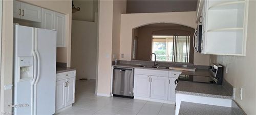 a119-8211 Ibis Cove Cir, NAPLES, FL, 34119-7722 | Card Image