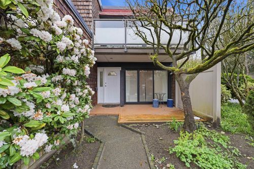 4290 Bridgewater Cres, Burnaby, BC, V3N4M7 | Card Image