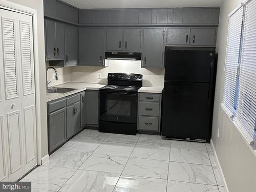 209-203 E Penn Ave, ROBESONIA, PA, 19551-1529 | Card Image