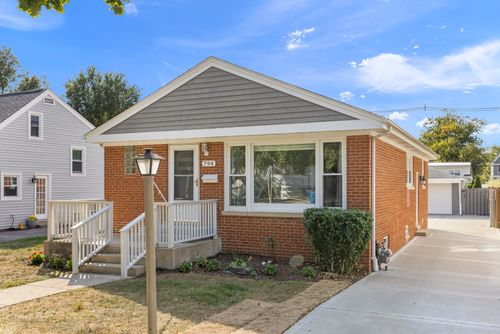 794 S Fairfield Ave, Elmhurst, IL, 60126-4711 | Card Image