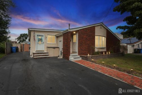 45 Woodshore W, Keyport, NJ, 07735-6121 | Card Image