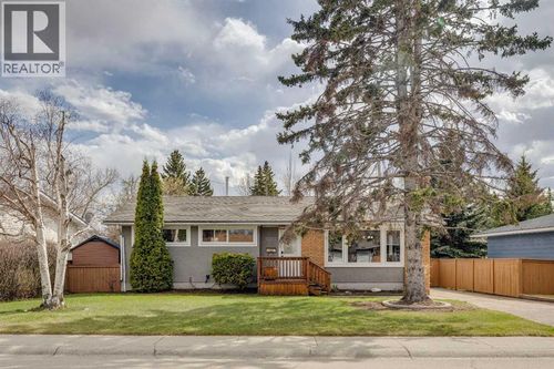 5207 Grove Hill Rd Sw, Calgary, AB, T3E4G7 | Card Image
