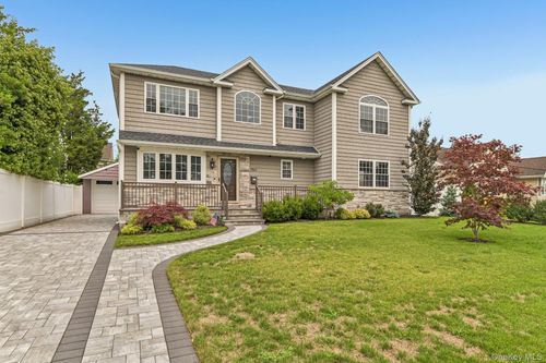 1063 Barrie Ave, Wantagh, NY, 11793-1746 | Card Image
