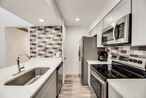 apt-39-5750 Phoenix Dr, Dallas, TX, 75231-5217 | Card Image