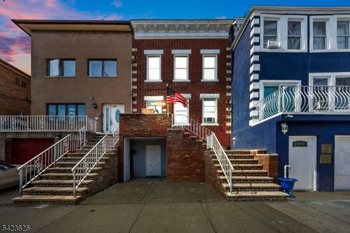 659 Kennedy Blvd, Bayonne, NJ, 07002-2709 | Card Image