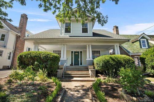 39 Bayley Ave, Yonkers, NY, 10705-2951 | Card Image