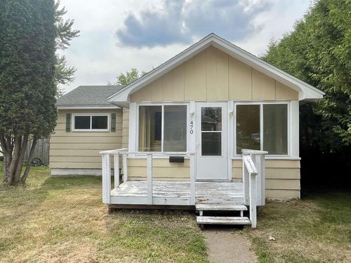 470 7th Ave S, Park Falls, WI, 54552-1042 | Card Image