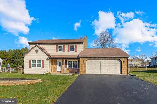 7 Fausnacht Drive, DENVER, PA, 17517 | Card Image