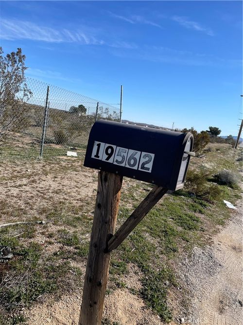 196 Ave G, Lancaster, CA, 93535 | Card Image