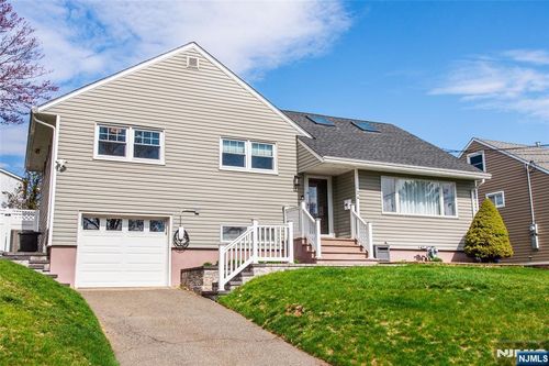 24 Lennon Pl, Clifton, NJ, 07013-3325 | Card Image