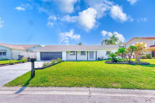8722 Elmwood Ln, TAMPA, FL, 33615-4415 | Card Image