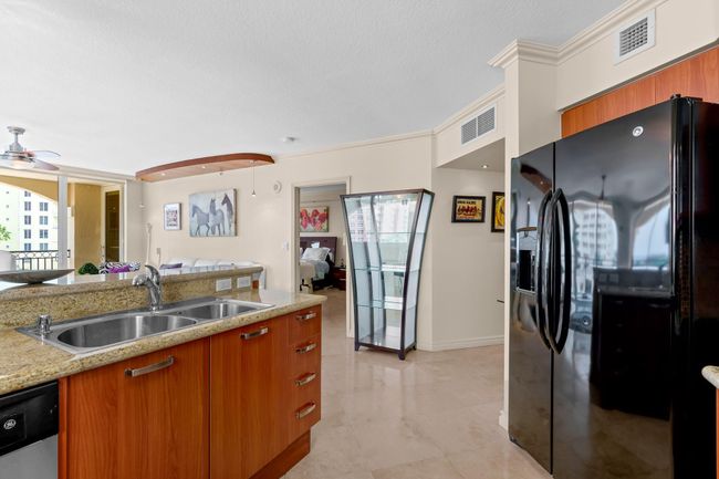APT-505 - 2001 N Ocean Blvd, Condo with 2 bedrooms, 2 bathrooms and null parking in Fort Lauderdale FL | Image 10
