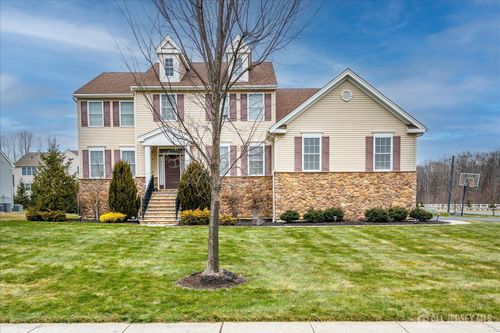2 Eagle Ct, MONMOUTH JUNCTION, NJ, 08852-2973 | Card Image