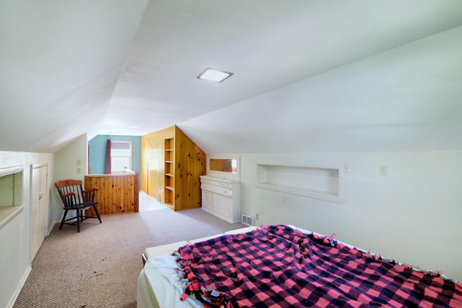 Upper Bedroom | Image 9