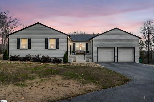 123 Graystone Dr, Moore, SC, 29369-9569 | Card Image