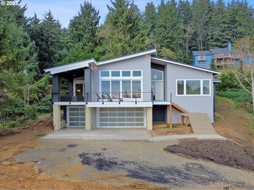 780 Monica Ct, Cannon Beach, OR, 97110-3261 | Card Image