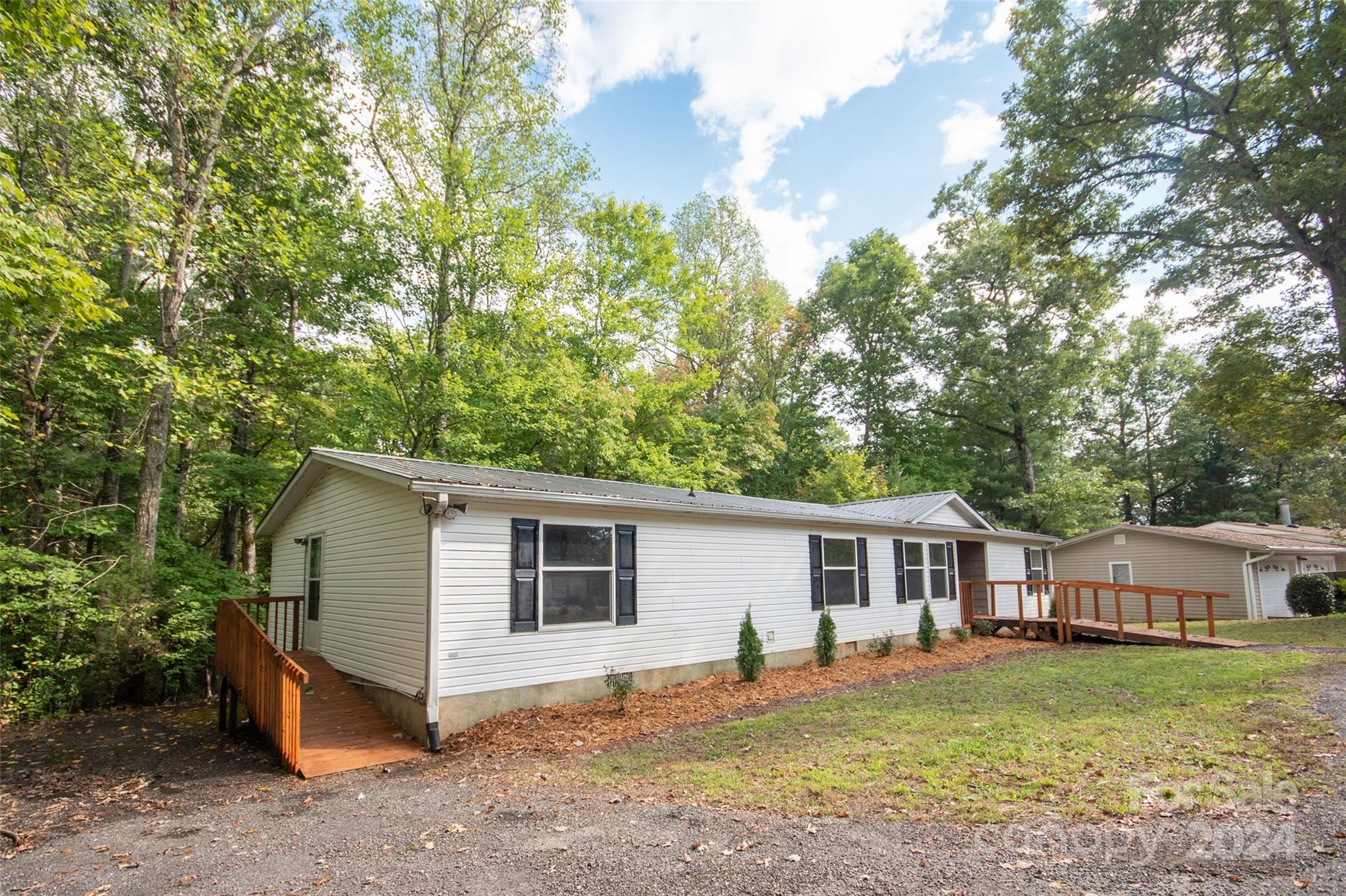 Westwood Dr, Franklin, NC 28734