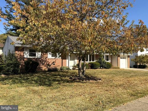 16 Dewberry Dr, Trenton, NJ, 08610-1312 | Card Image