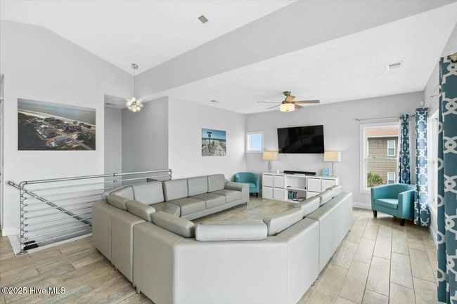 447 E Fourth St, House other with 6 bedrooms, 7 bathrooms and null parking in Ocean Isle Beach NC | Image 10