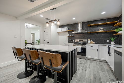 123 Marchmont Ln, San Antonio, TX, 78213-4144 | Card Image