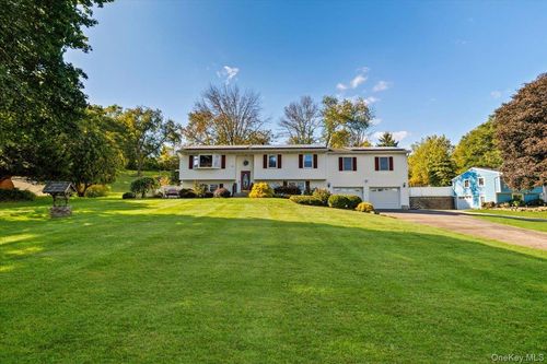 56 Daley Rd, Poughkeepsie, NY, 12603-4317 | Card Image