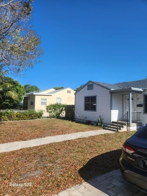 702 48th St, West Palm Beach, FL, 33407-2820 | Card Image