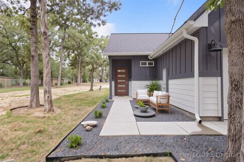 240 Shadow Oak Dr, Bastrop, TX, 78602-7678 | Card Image