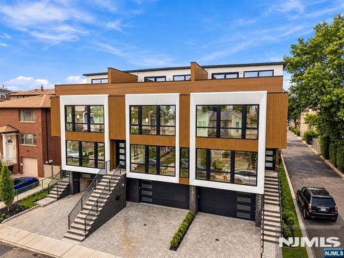 2457 2nd St, Fort Lee, NJ, 07024 | Card Image