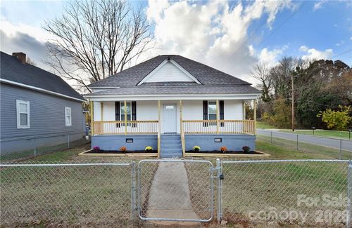 1204 4th St, Statesville, NC, 28677-7102 | Card Image