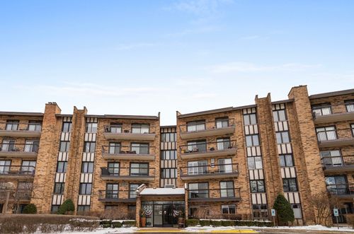 apt-207-501 Lake Hinsdale Dr, Willowbrook, IL, 60527-2268 | Card Image