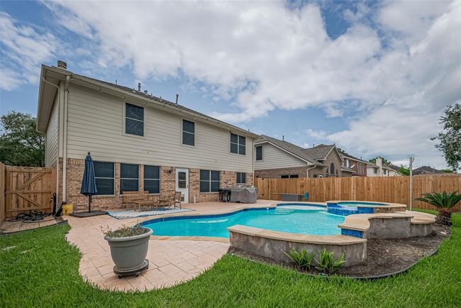 13703 Broad Oaks Ln, House other with 4 bedrooms, 3 bathrooms and 2 parking in Rosharon TX | Image 37