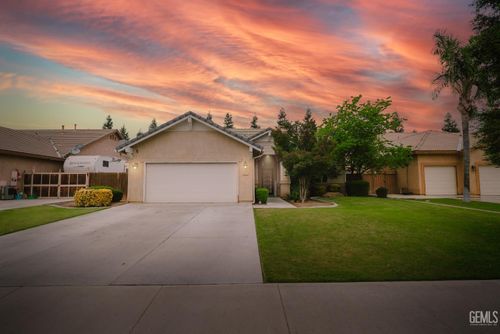 2514 Grand Haven Ln, Bakersfield, CA, 93313-5624 | Card Image