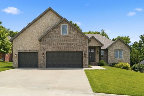 352 W Monarchwood Dr, Nixa, MO, 65714-7947 | Card Image
