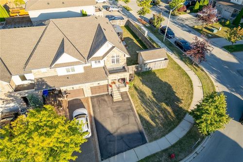 37 Meadow Wood Cres, Stoney Creek, ON, L8J3Z7 | Card Image