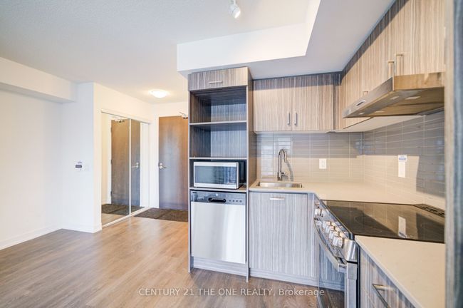 1506 - 219 Dundas St E, Condo with 2 bedrooms, 1 bathrooms and null parking in Toronto ON | Image 10