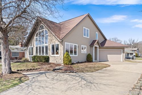 2087 Richardson St, Holland, MI, 49424-2451 | Card Image