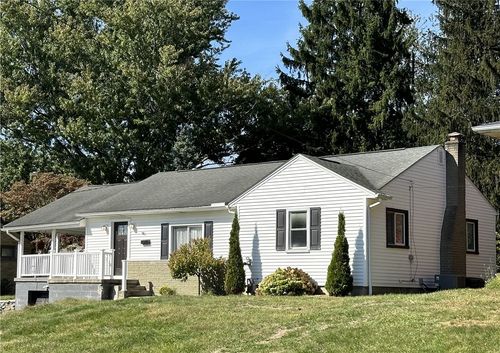 110 W Sheridan Ave, New Castle, PA, 16105-2565 | Card Image