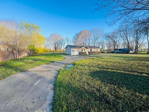 723 E Center St, Beebe, AR, 72012-2403 | Card Image