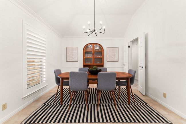 10808 Redmond Rd, House other with 4 bedrooms, 2 bathrooms and 4 parking in Austin TX | Image 10