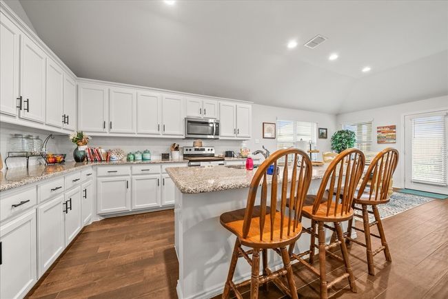 609 Autumn Ave, House other with 3 bedrooms, 2 bathrooms and null parking in Justin TX | Image 14