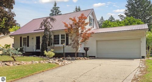 210 Westview Dr, Alma, MI, 48801-2170 | Card Image