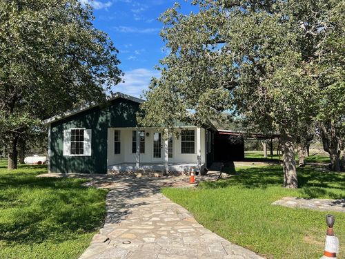 111 Chris Ln, Florence, TX, 76527-4117 | Card Image