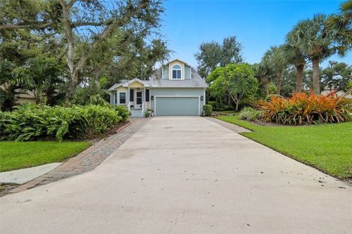 902 Tides Rd, Vero Beach, FL, 32963-1261 | Card Image