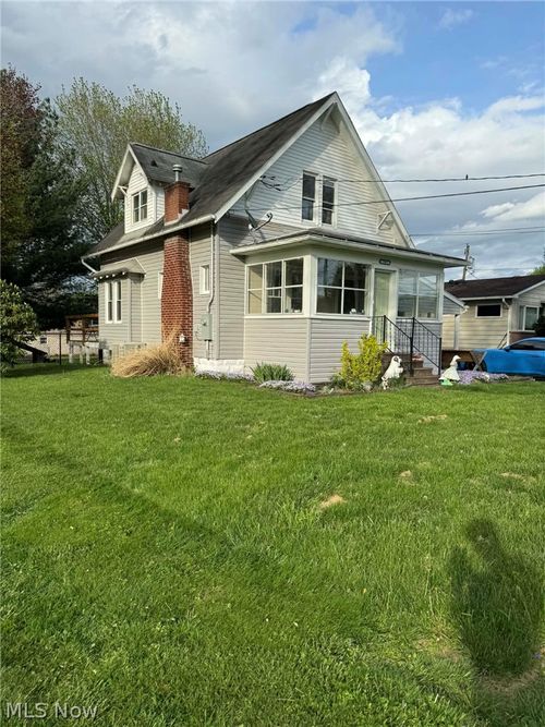 707 47th St, Vienna, WV, 26105-3021 | Card Image