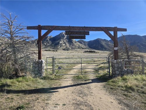 23400 Vanessa Ave, Onyx, CA, 93255 | Card Image